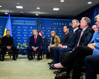 Трамп закликав Зеленського поїхати на зустріч із Путіним до Москви, — Bloomberg