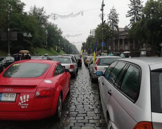 "Евробляхеры" заблокировали центр Киева