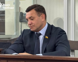 Приніс на засідання сало і книгу Платона: ВАКС обрав запобіжний захід Тищенку