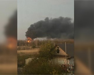 Дроны ударили по нефтеперекачивающей станции в России: вспыхнул масштабный пожар (видео)