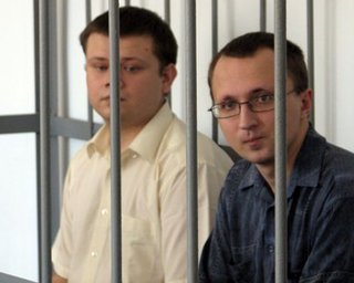 "Макеевский террорист" заявил, что его били и угрожали убить маму