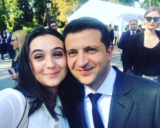 "Инсайты за два года работы": Мендель после увольнения решила написать мемуары
