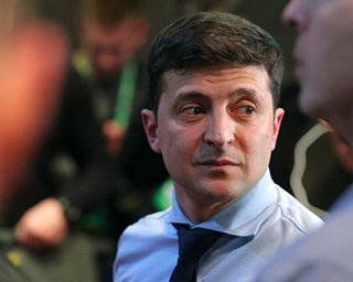 В Сети появился ролик, как Зеленского сбивает самосвал