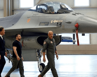 Украина требует от США ускорить подготовку пилотов F-16, — Politico