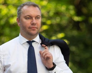 Донаты для Украины "отмывали" через ГО: Экс-чиновника МИД Банькова отправили в СИЗО, — СМИ
