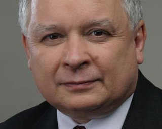 РФ самовольно изменила надпись на траурном обелиске в Смоленске