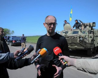 Яценюк уверяет, что президентские выборы состоятся