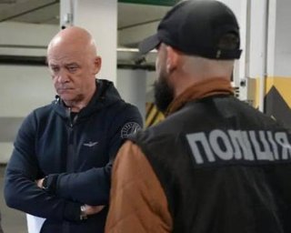 Посреди парковки: Труханову вручили подозрение и проводят обыски в домах его заместителей
