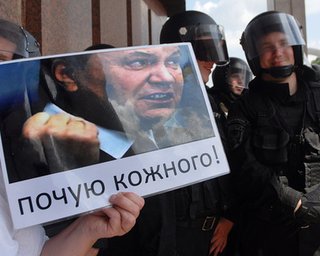 В Крыму с радиоэфира гостелерадиокомпании сняли украиноязычную программу