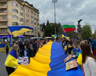 Одноразові виплати та допомога на опалення. Як у Болгарії допомагають українським біженцям