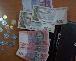 Минимальная зарплата в 2012 году составит 1098 грн