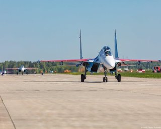 "Пытаются испортить нам парад": стало известно, куда били украинские БПЛА на аэродроме Кубинка в РФ