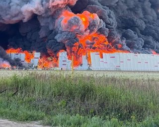 "Поставляли комплектуючі": Зеленський та СБС підтвердили ураження складів Wildberries у РФ (відео)
