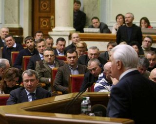 Кравчук предлагает Раде завтра собраться и назначить перевыборы