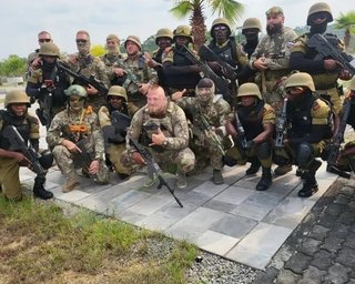 Наемники ЧВК "Вагнер" охраняют нового диктатора в Африке: подробности (фото)