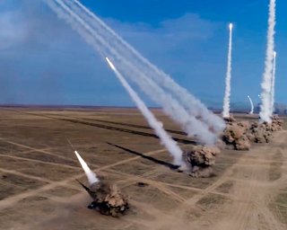 РФ изменила тактику ракетных ударов, мирные жители под угрозой — разведка Британии