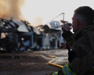 С прилавков может исчезнуть популярное мороженое: РФ уничтожила склад "Ласунки" в Днепре