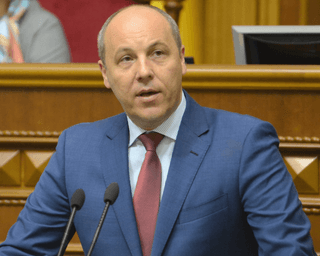Вбивство Парубія: слідство знайшло пістолет та встановило, що підозрюваний був навідником