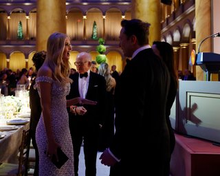 Иванка Трамп появилась в платье Oscar de la Renta: в соцсетях призывают бойкотировать бренд