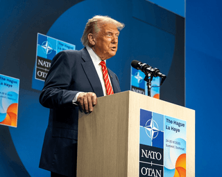 "Это должно контролироваться США": Трамп вспомнил о Гренландии на саммите НАТО