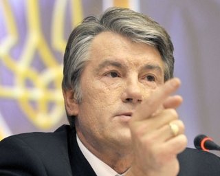 Ющенко заставил прокурора проглотить жвачку