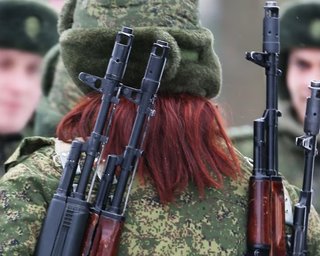 "Кидають на забій": ЗС РФ під Покровськом формують штурмові роти з жінок, — "АТЕШ"