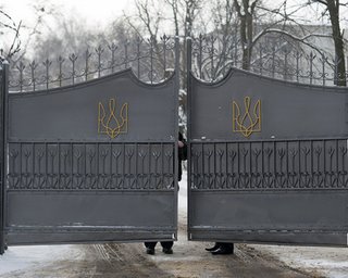 В Качановской колонии отрицают применение силы к Тимошенко и грозят ее защите судом