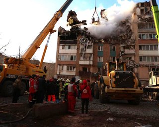 В Тернополе из-под завалов спасли мужчину: в ГСЧС удивлены, как он смог выжить (видео)