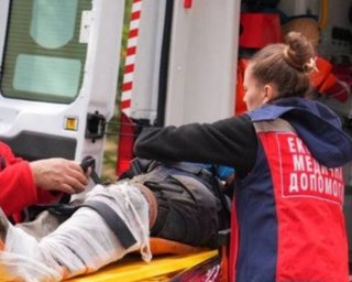 Гроші за роботу під обстрілами: столичні медики отримуватимуть доплати за виїзди
