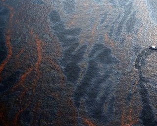 BP приостановила работы в Мексиканском заливе из-за шторма 