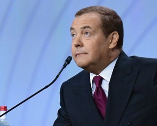 Вселенская катастрофа, — Медведев отреагировал на военный демарш Пригожина