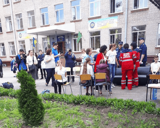 В Харькове после распыления газа в школе госпитализировали 15 учеников