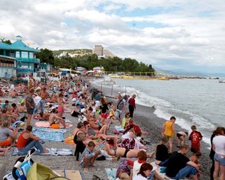 Плохая погода не помешала туристам в Крыму