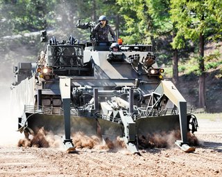 Південна Корея передасть Україні машини K600 "Носоріг" для прориву мінних загороджень, — ЗМІ