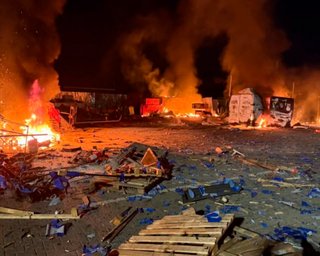 Дрон РФ превратил рынок "Столичный" под Киевом в руины: много раненых, есть погибшие