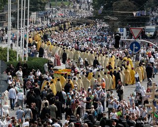 Крещение Руси-2018: Московский и Киевский патриархаты заявили по сто тысяч участников крестных ходов