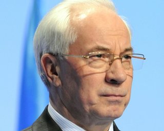 Азаров: Украина существенно сократит объемы закупок газа у России