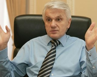Политик Литвин предложил на время эпидемии изолировать политиков от людей