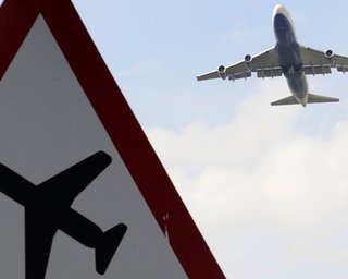 ЧП в Жулянах: авиакомпания жалуется на посадочную полосу, аэропорт намекает на ошибку экипажа