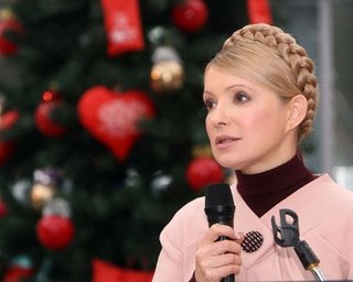 Тимошенко поблагодарила украинцев, переживших трудный 2009 год