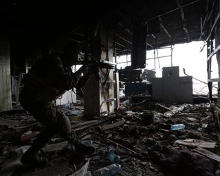 "Киборги" контратаковали террористов в аэропорту Донецка, - Бутусов