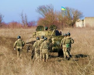 Сутки на Донбассе: 11 обстрелов, двое военных ранены