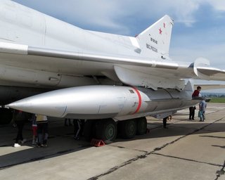 РФ обстрілює зерносховища ракетами для знищення авіаносців, — Велика Британія (відео)