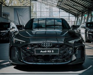 640 сил і 3,6 с до сотні: в Україну приїхав новітній заряджений Audi за 6 мільйонів (фото)