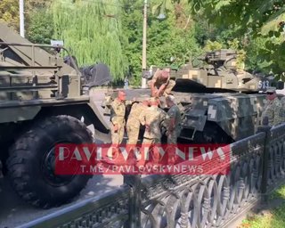 На репетиції параду в Києві відбулося перша НП: проїзд техніки зупинений (фото, відео)