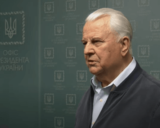 Кравчук согласился возглавить украинскую делегацию в ТКГ