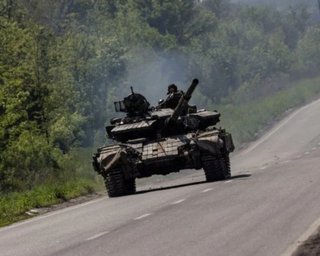 "Какой "котел"? Луганщина не отрезана, трасса "Лисичанск-Бахмут" не перекрыта", — Гайдай