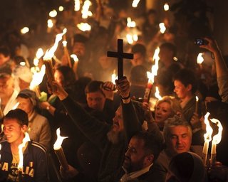  В Киево-Печерскую лавру доставили Благодатный огонь из Иерусалима