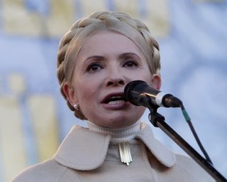 Тимошенко потребовала от Януковича включить людям отопление