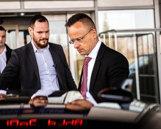 Венгрия ставит Украину на паузу: 90 млрд ЕС под вопросом — что это значит для украинцев